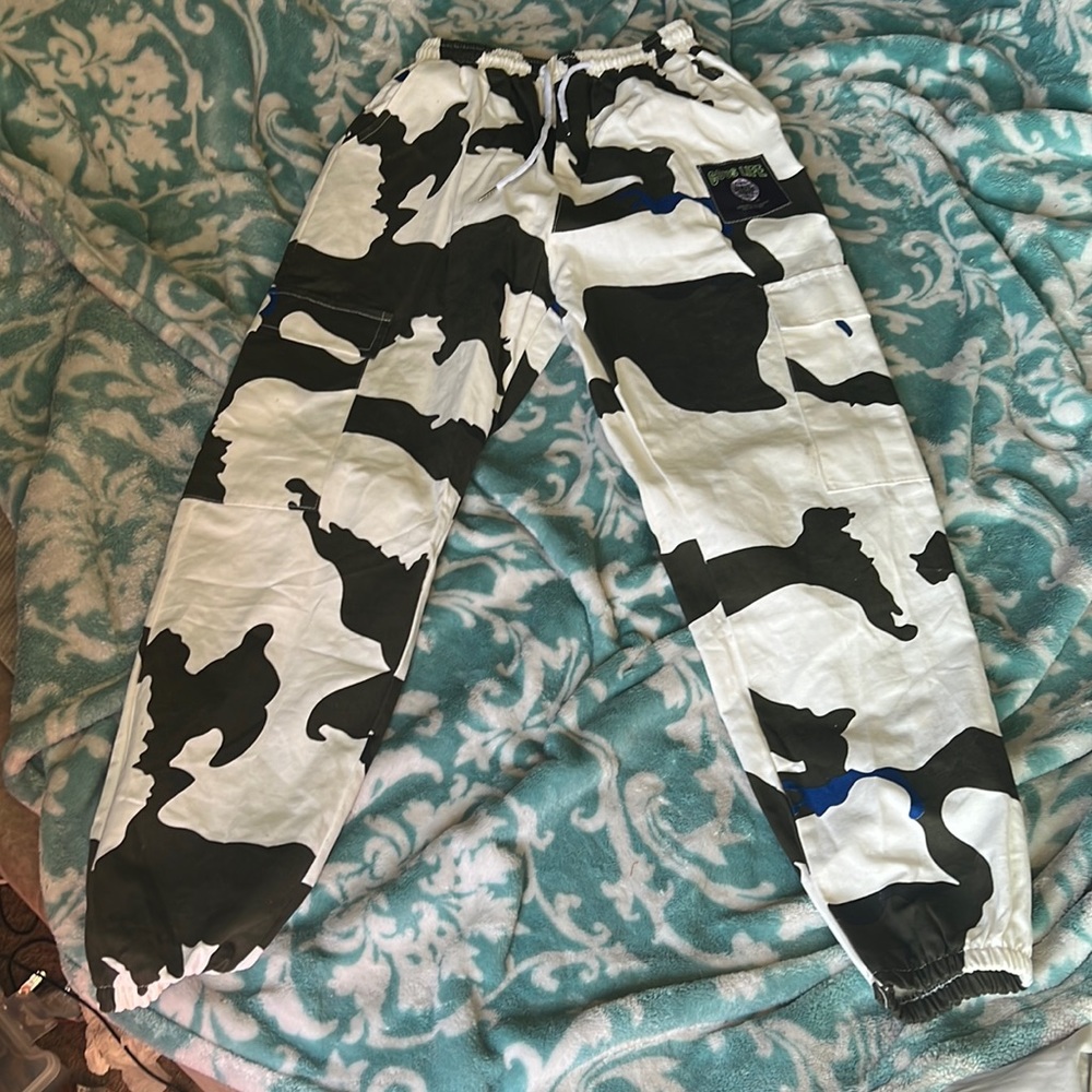 Men’s Medium Cargo pant jogger style